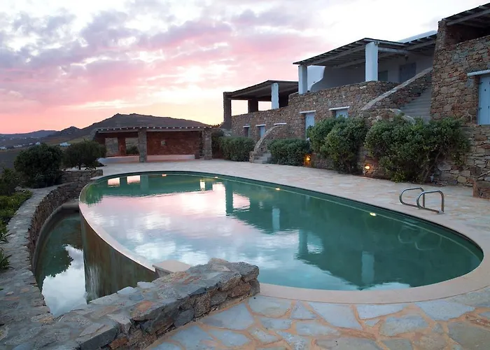 3 Bedroom Cycladic Lia Καλαφάτη