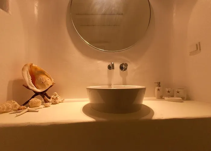 3 Bedroom Cycladic Lia Kalafati