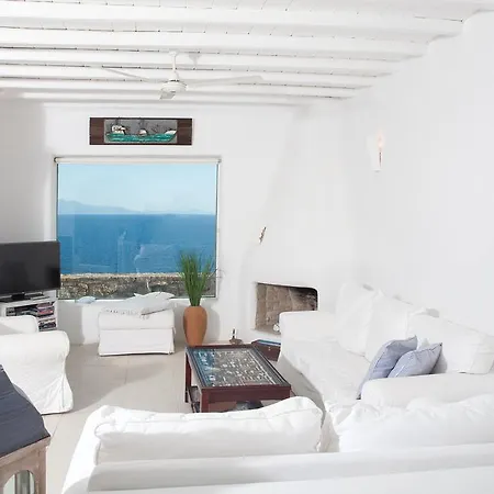Villa 3 Bedroom Cycladic Lia Kalafatis