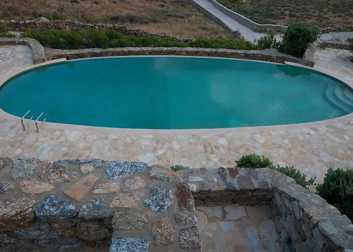 3 Bedroom Cycladic Lia Villa *