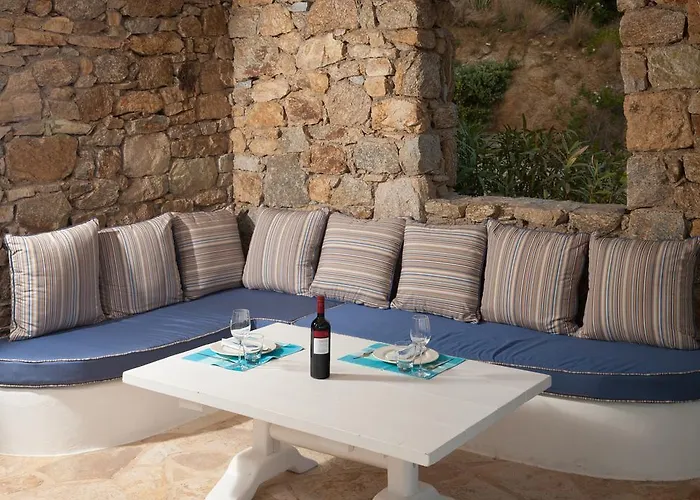 Villa 3 Bedroom Cycladic Lia Kalafatis